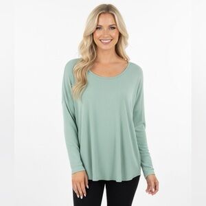 Very J green cozy size small top
